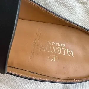Valentino Garavani | Shoes | Preowned Valentino Garavani  display picture 1